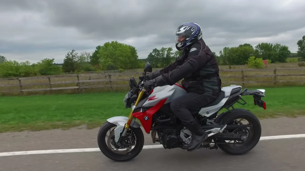 BMW F 900 R