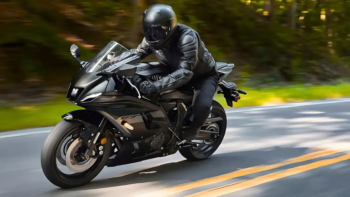 2025 Yamaha YZF-R7 First Impressions