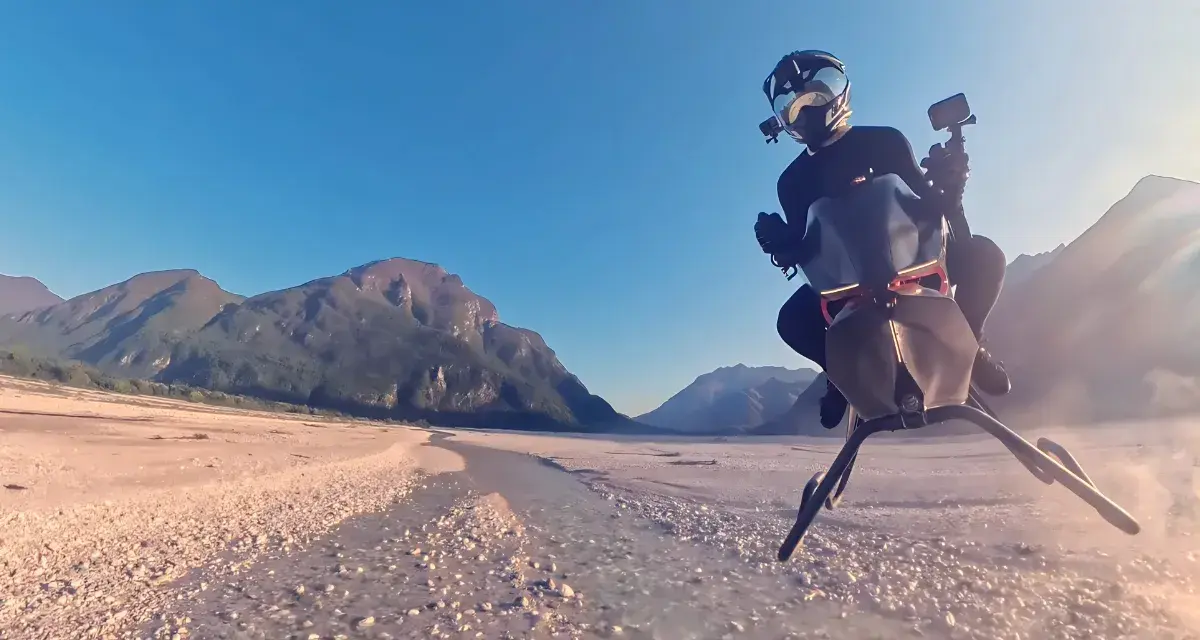 Volonaut Airbike flying