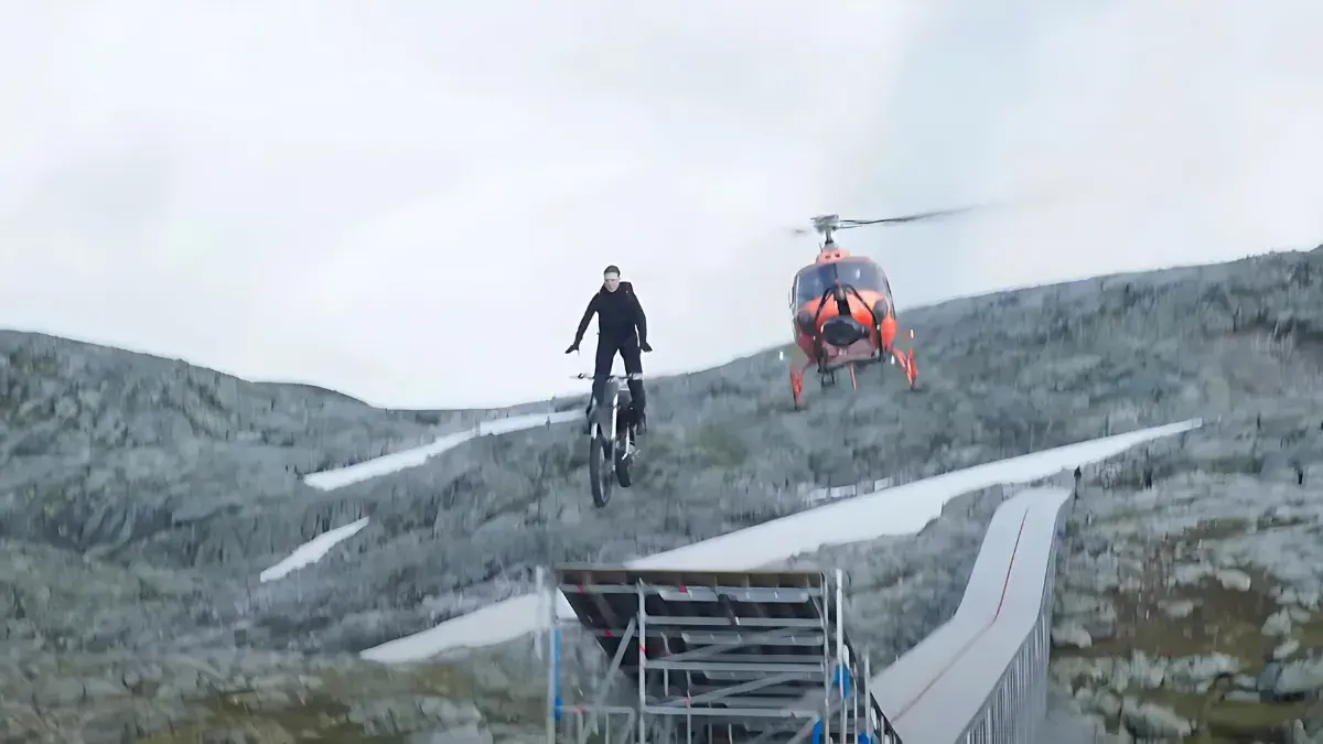 mission impossible dead reckoning motorcycle stunt