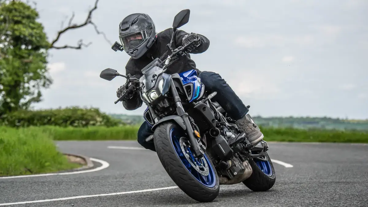 Riding the Yamaha MT-07