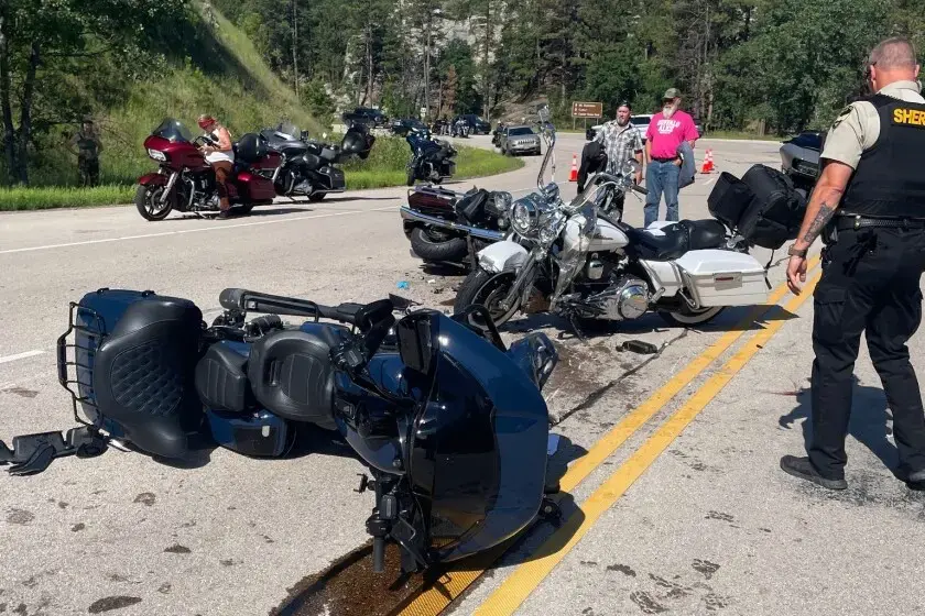 4 Bikers Crashed