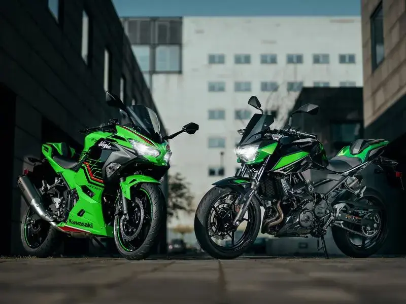 Kawasaki Ninja and Z400