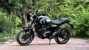 Why I Chose the Triumph T4 Over the Speed 400 – And Don't Regret It