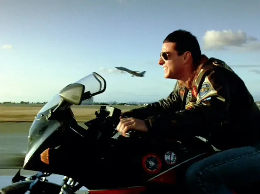 Tom Cruise with kawasaki GPZ900R
